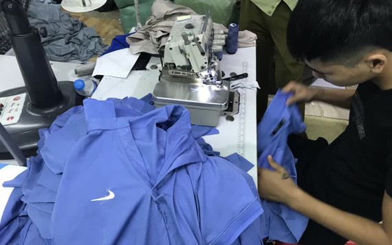 Phát hiện điểm sản xuất áo thun giả thương hiệu Nike, Gucci, Lacoste quy mô lớn tại Hải Dương