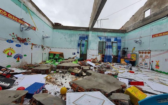 Hơn 56.000 ngôi nhà tốc mái, hư hỏng sau khi bão số 9 quét qua