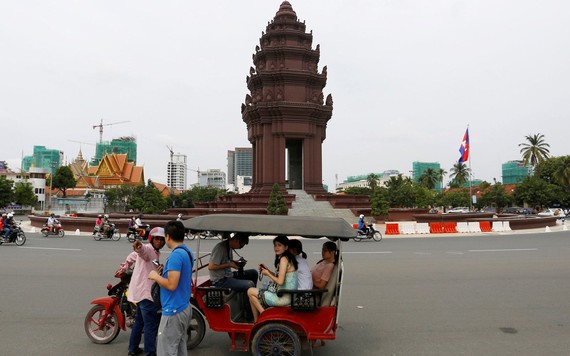 6 người Việt thiệt mạng trong một vụ tai nạn giao thông ở Campuchia