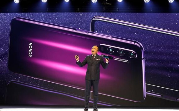 Huawei tính bán thương hiệu điện thoại giá rẻ Honor hơn 15 tỷ USD