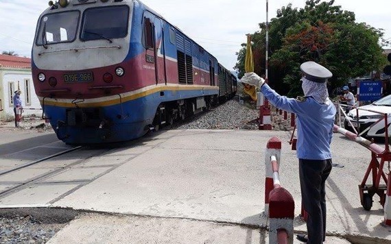 Thoi thóp vì COVID-19, lối đi nào cho ngành đường sắt Việt Nam?