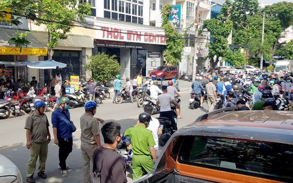 Công an giải tán hàng trăm người bao vây phòng gym của gymer xúc phạm vợ nghệ sĩ Chí Tài