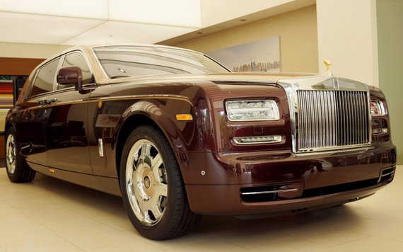 Công ty kinh doanh đồng hồ, trang sức trở thành nhà phân phối xe Rolls-Royce tại Việt Nam, đặt showroom ở TP.HCM