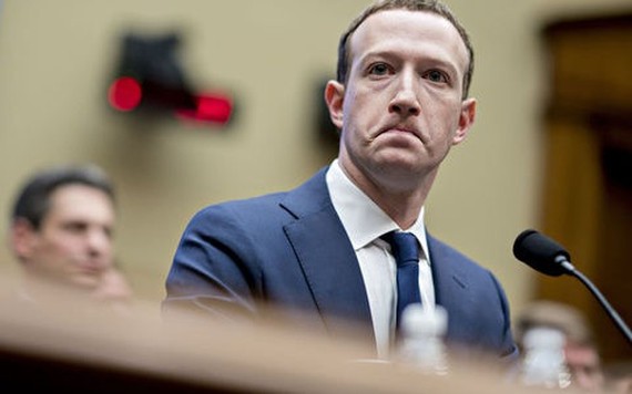 Mô hình kinh doanh độc quyền nguy hiểm của Facebook