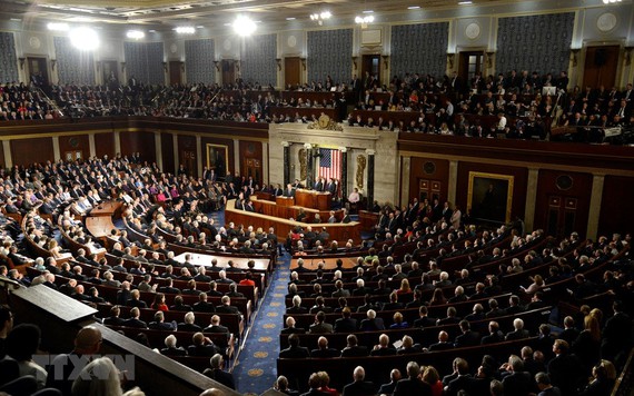 Quốc hội Mỹ công bố dự luật ngân sách và gói cứu trợ COVID-19