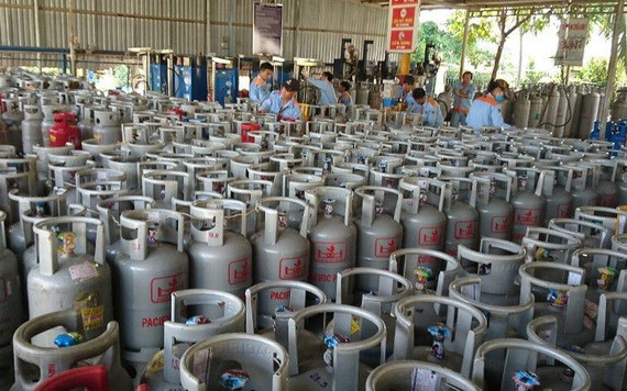 Giá gas tăng 27.500 đồng/bình