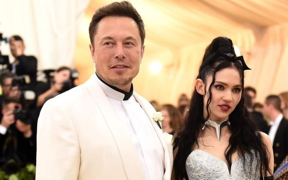 Bạn gái tỷ phú giàu nhất thế giới Elon Musk nhiễm COVID-19