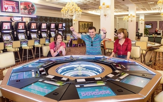 Chủ casino lớn nhất Quảng Ninh lỗ 82 tỷ đồng, cổ phiếu tăng trần 12 phiên liên tiếp