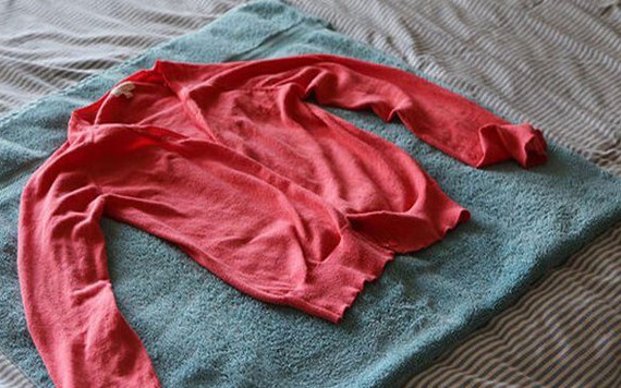 Quần áo bị co rút sau khi giặt, sấy, phải làm sao?