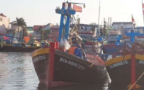 Chìm tàu ở Bình Thuận, 5 người chết và mất tích trên biển