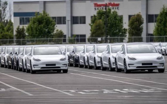 Nhà máy Tesla ở Mỹ đóng cửa 2 ngày do thiếu linh kiện