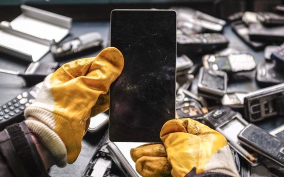 100 triệu chiếc smartphone cũ lọc được 120 kg vàng