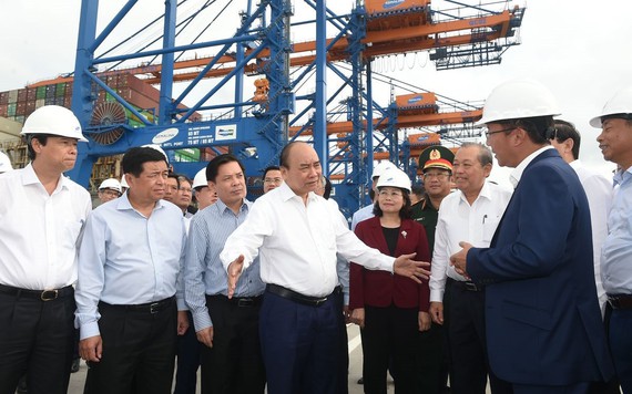 Thủ tướng Nguyễn Xuân Phúc kiểm tra 'cửa ngõ giao thương phía Nam'