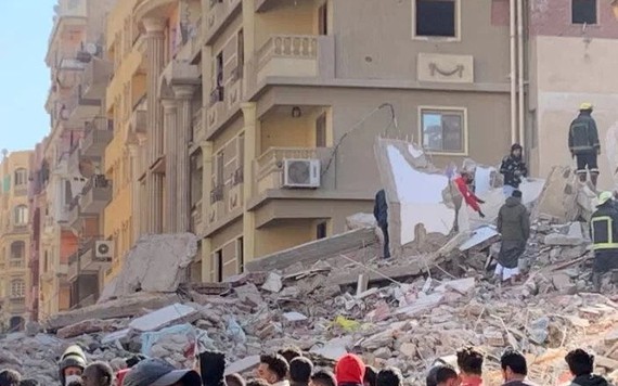 Sập tòa nhà 10 tầng ở Ai Cập, 5 người chết,  hàng chục người bị thương