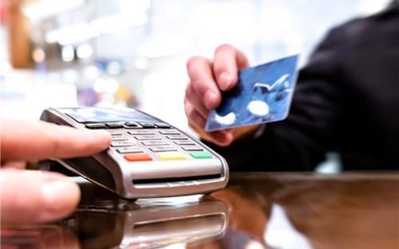 Có nên sử dụng dịch vụ đáo hạn thẻ tín dụng?