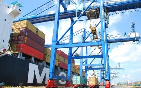 Hàng hóa nhập khẩu qua các cảng của TP.HCM tăng mạnh