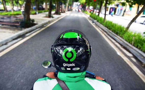 Nikkei Asia: Gojek đối đầu với Grab bằng việc mở dịch vụ đặt xe 4 bánh và ví điện tử tại Việt Nam