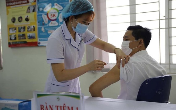 Doanh nghiệp, ngân hàng góp 160 tỷ cùng 4 triệu liều vaccine đầu tiên cho Quỹ vaccine COVID-19