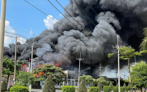 Cháy lớn tại Công ty hóa chất trong khu công nghiệp Long Bình, Đồng Nai