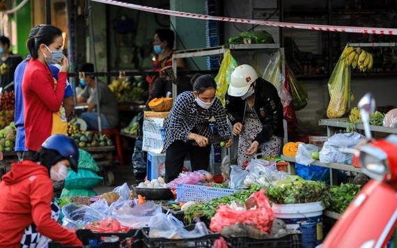 Hàng loạt chợ ở TP.HCM phải ngừng hoạt động