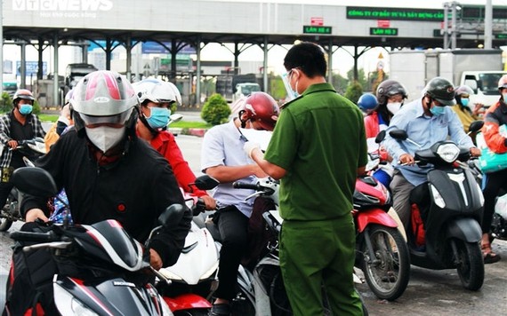 Từ ngày 9/7, người dân ra vào TP.HCM thế nào?