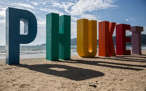 Thái Lan phong tỏa đảo Phuket sau 30 ngày mở cửa cho khách du lịch