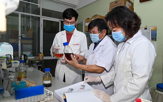 Việt Nam chuẩn bị thử nghiệm thuốc trị COVID-19