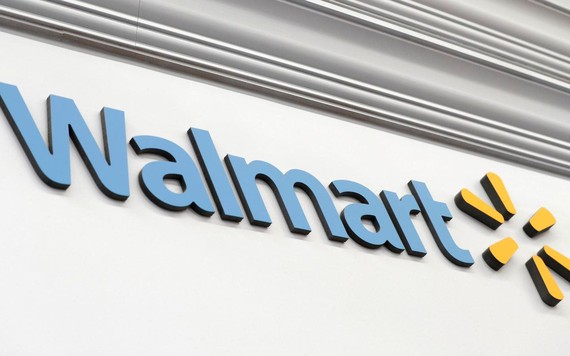 Vì sao tăng trưởng thương mại điện tử của Walmart giảm trong khi Amazon vẫn tiếp tục phát triển?