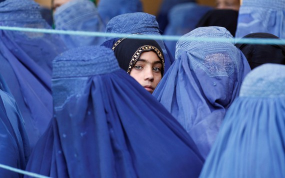 Taliban cấm phụ nữ làm việc, nạn đói ở Afghanistan sẽ càng tồi tệ