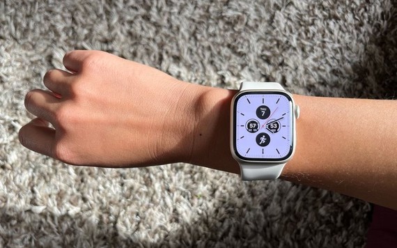 Đánh giá Apple Watch Series 7: Màn hình lớn hơn, thời lượng pin ngắn