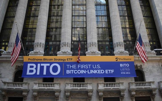 Quỹ ETF Bitcoin đầu tiên kiếm được 570 triệu USD sau khi ra mắt thị trường chứng khoán