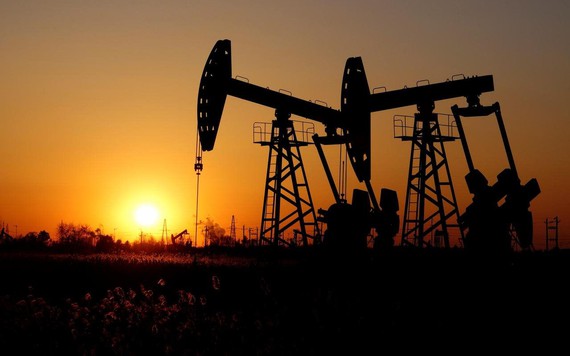 Giá dầu tiếp tục lao dốc
