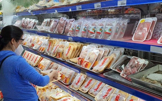 Thủy hải sản, thực phẩm chế biến sẵn giảm sâu tại siêu thị
