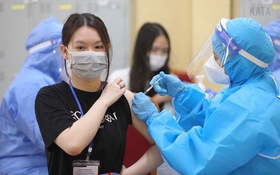 Cả nước có thêm 16.135 ca dương tính COVID-19 trong ngày 12/1, số ca tử vong giảm