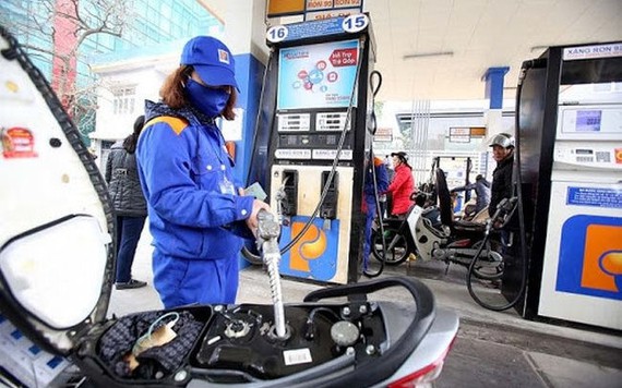 Giá xăng lên mức cao nhất lịch sử