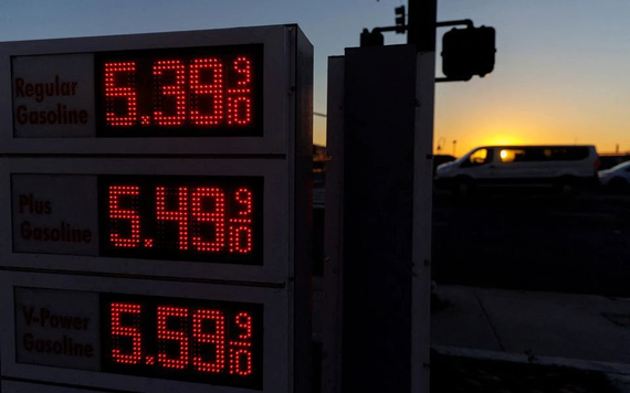 Căng thẳng Nga-Ukraina đẩy giá xăng trung bình ở Mỹ lên mức cao kỷ lục