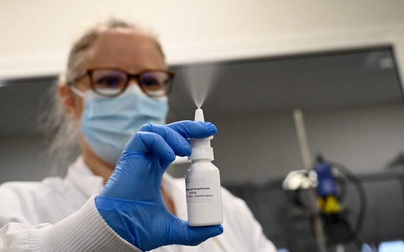 Nga đăng ký vaccine COVID-19 dạng xịt mũi đầu tiên trên thế giới