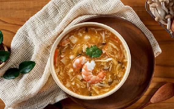 Món ngon mỗi ngày: Súp nấm hải sản chua cay
