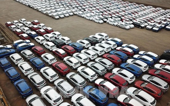Thị trường ô tô lớn nhất thế giới 'xáo trộn' do dịch COVID-19