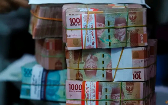 Đồng Rupiah của Indonesia bắt đầu sụp đổ trước đồng USD
