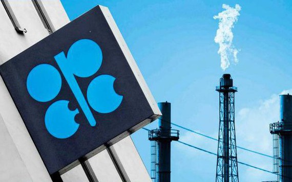 OPEC+ xem xét cắt giảm sản lượng dầu thô trước lệnh trừng phạt Nga và đề xuất giá trần