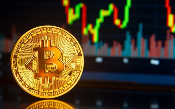 Bitcoin bất ngờ giảm mạnh, về mức 17.000 USD