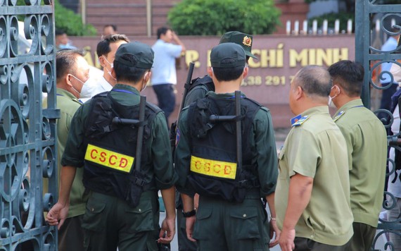 An ninh thắt chặt tại phiên tòa xét xử 'trùm lừa đảo' Nguyễn Thái Luyện