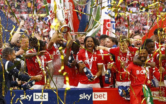 Nottingham Forest trở lại Premier League sau 23 năm vắng bóng