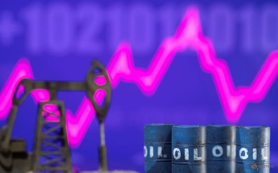 Giá dầu tăng mạnh sau khi EU không thể đồng thuận việc cấm vận dầu Nga