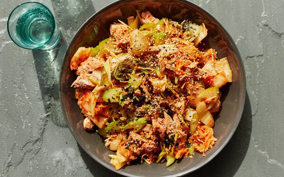 Món ngon mỗi ngày: Salad cá ngừ kim chi