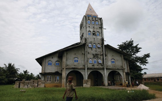 Ít nhất 50 người chết sau khi các tay súng tấn công nhà thờ ở Nigeria
