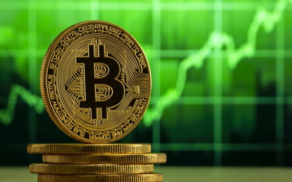 Sau một tháng 'tắm máu', Bitcoin vượt mốc 24.000 USD lần đầu tiên 