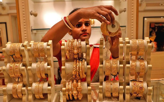 Giá vàng sẽ ra sao khi Ấn Độ tăng mạnh thuế nhập khẩu?