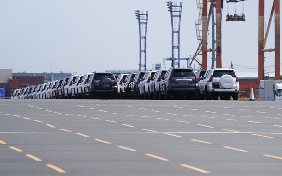 Nhật Bản: Các nhà sản xuất ô tô tạm ngừng nhận đơn đặt hàng do thiếu chip